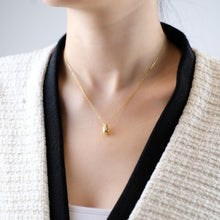 Load image into Gallery viewer, Teardrop Pendant Necklace
