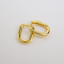 Load image into Gallery viewer, Square Chain Hoop Earrings
