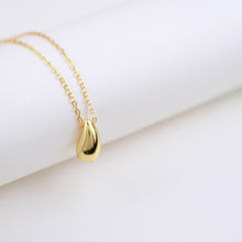 Load image into Gallery viewer, Teardrop Pendant Necklace
