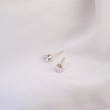 Load image into Gallery viewer, Classic 5mm Cubic Zirconia Stud Earrings
