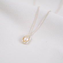 Load image into Gallery viewer, Embraced Pearl Pendant Necklace
